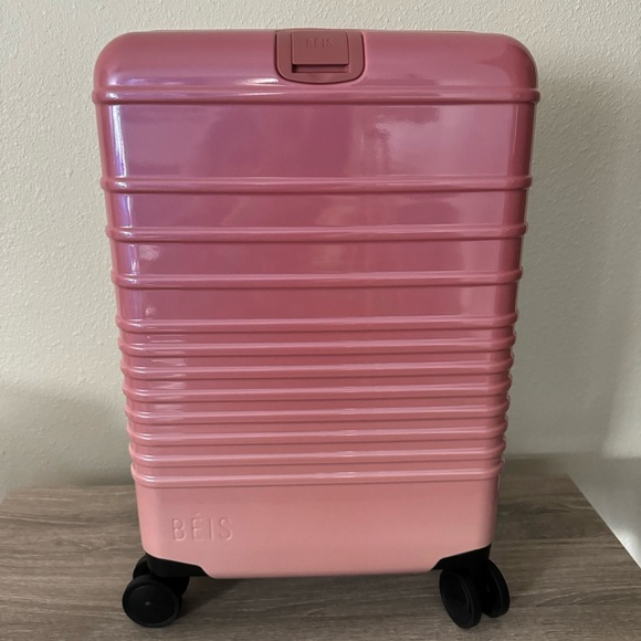 BEIS The Carry-On Roller in Wicked Pink NWT - Picture 3 of 6
